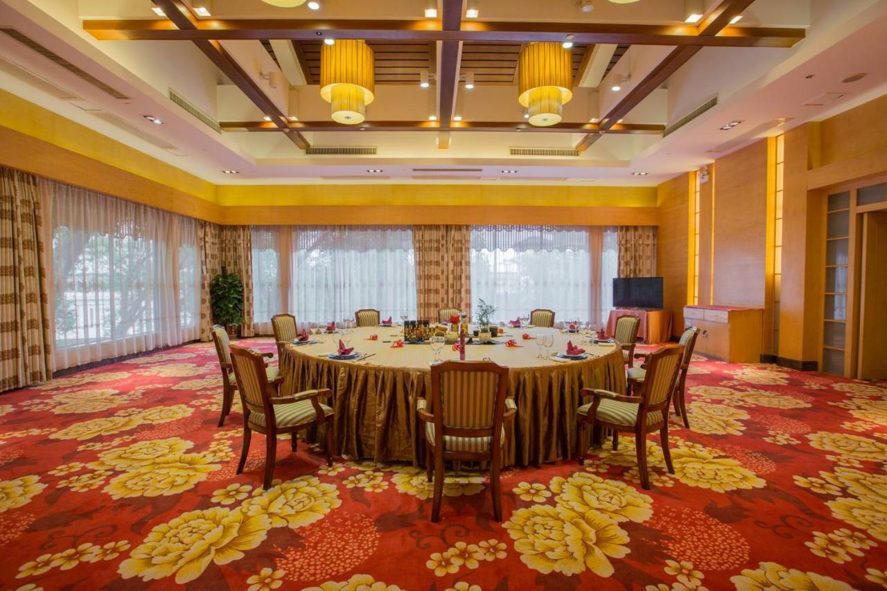 Guilin Ronghu Hotel Bagian luar foto